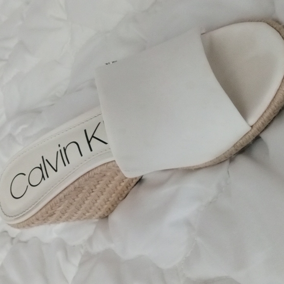 Calvin Klein white leather wedges 🐚 - Picture 4 of 7